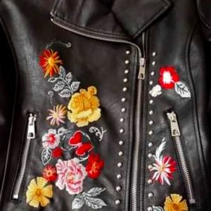 Woman Flower Embroidery jacket size Small, 
New, n